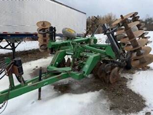 2003 John Deere 637