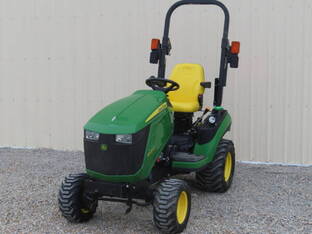 2016 John Deere 1025R