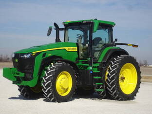 2025 John Deere 8R 250