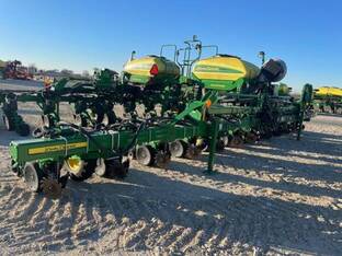 2021 John Deere 1725 CCS