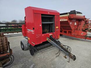 2015 Massey-Ferguson 2946