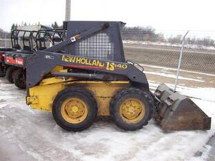 2001 New Holland LS140