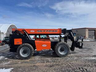 2025 JLG 10042