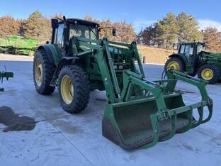2010 John Deere 7330