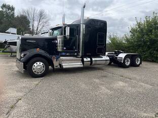 2024 Kenworth W900L