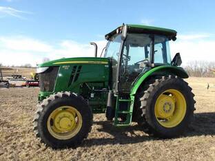 2015 John Deere 6115D