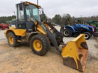 2016 John Deere 324K