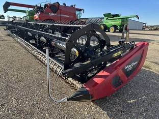 2018 MacDon Industries D135