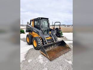 2022 John Deere 330G