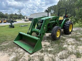 2015 John Deere 5065E