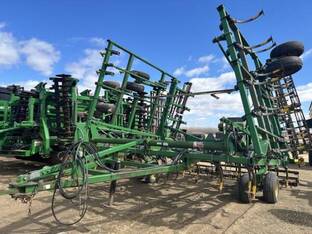 2005 John Deere 2210