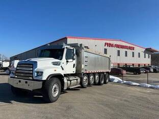 2016 Freightliner 114SD