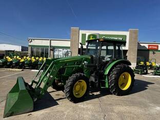 2017 John Deere 5100E