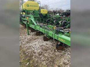 2023 John Deere 1725 CCS
