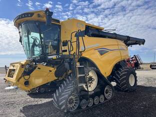 New Holland CR8.90