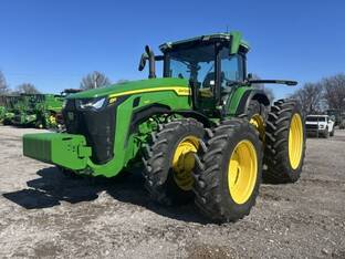 2022 John Deere 8R 340