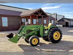 2000 John Deere 4600