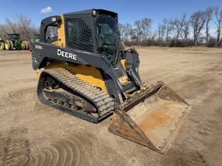 2010 John Deere 329D