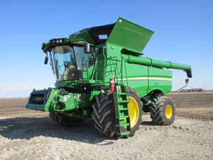 2023 John Deere S790