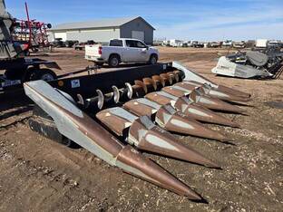 1993 Gleaner HUGGER 630