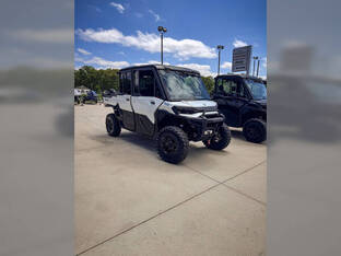 2026 Can-Am Defender MAX Limited HD11