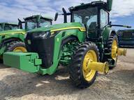 2022 John Deere 8R 340