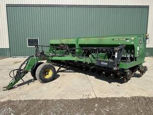 John Deere 750