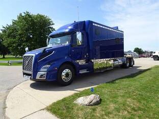 2022 Volvo VNL64T300