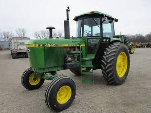 1982 John Deere 4240