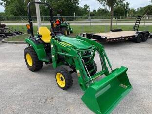 John Deere 2032R