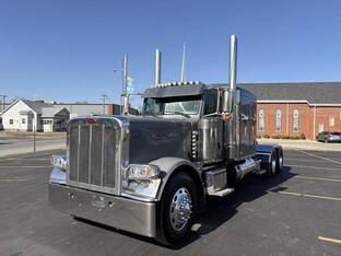 2020 Peterbilt 389