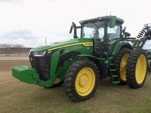 2024 John Deere 8R 230