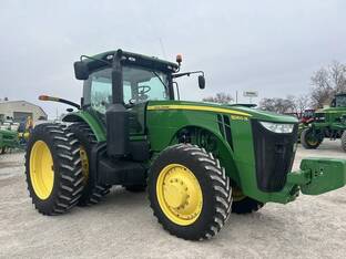 2013 John Deere 8260R