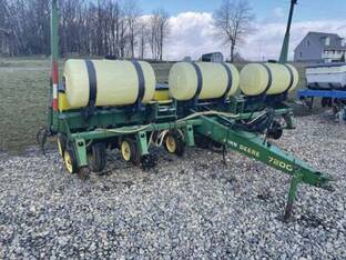 John Deere 7200