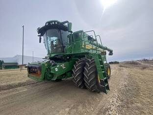 2025 John Deere S7 900