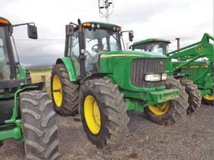 John Deere 7520