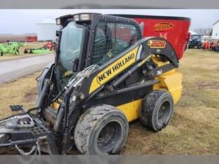 2017 New Holland L228