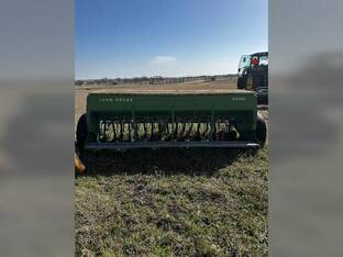 John Deere 8300