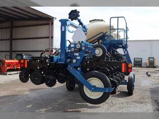 2026 Kinze 3605