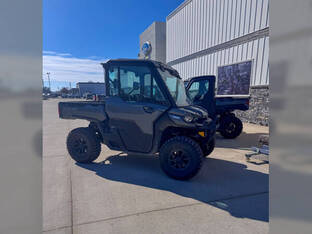 2024 Can-Am Defender Limited HD10