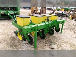 1983 John Deere 7100