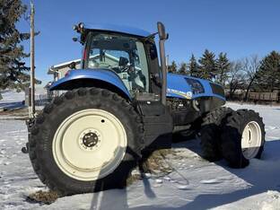 2012 New Holland T8.275
