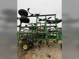 2016 John Deere 2410