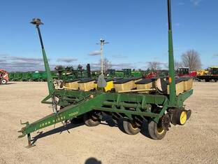 John Deere 7000