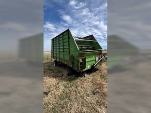 John Deere 714