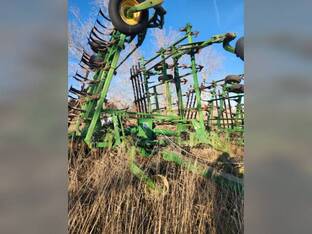 2006 John Deere 2210