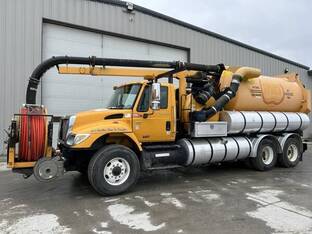 2004 International WORKSTAR 7400