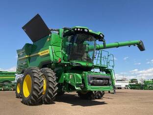 2025 John Deere S7 700