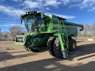 2025 John Deere S7 700