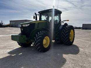 2015 John Deere 7270R